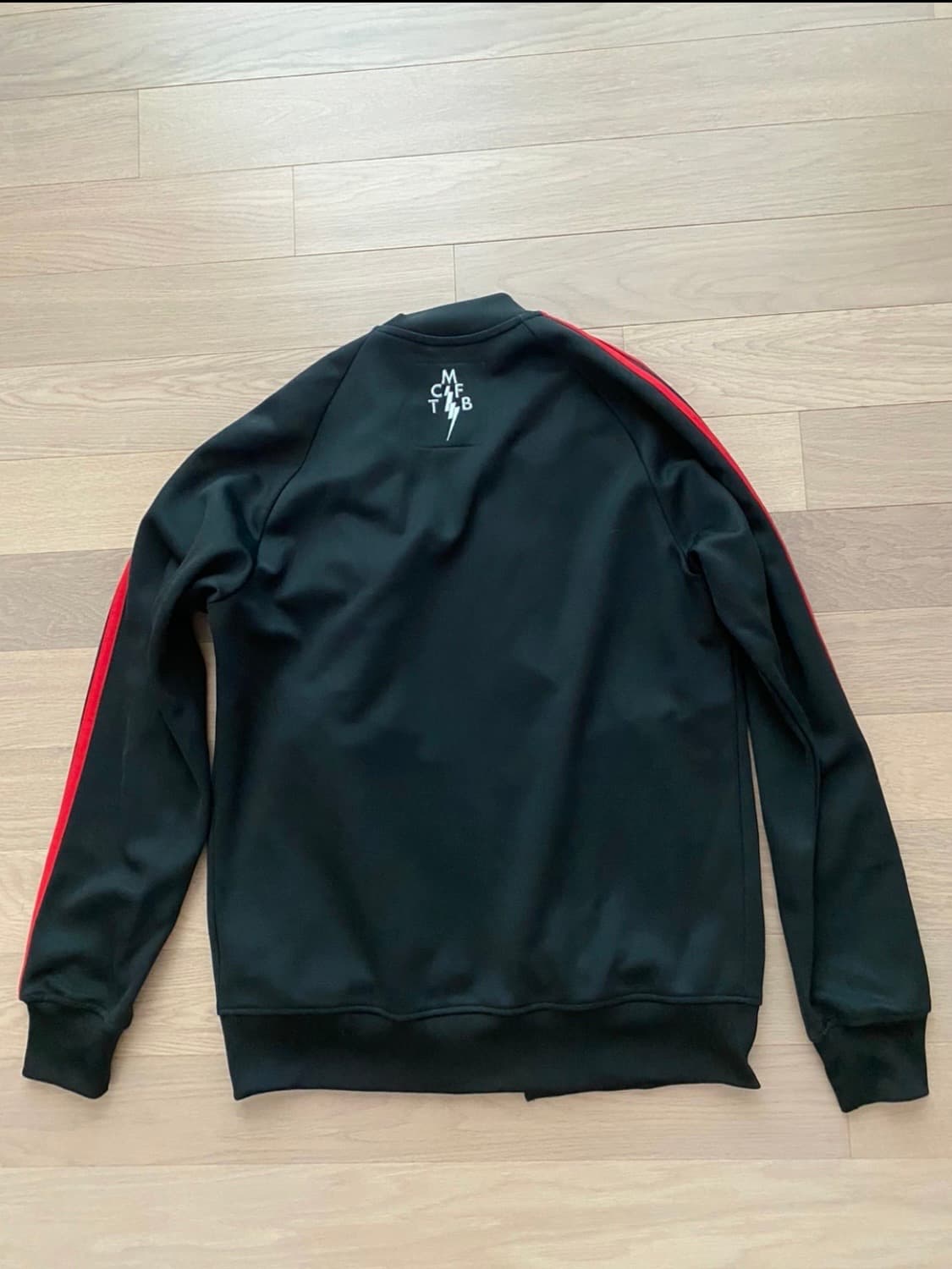 아디다스x카즈키 콜라보 자켓 상품이미지3