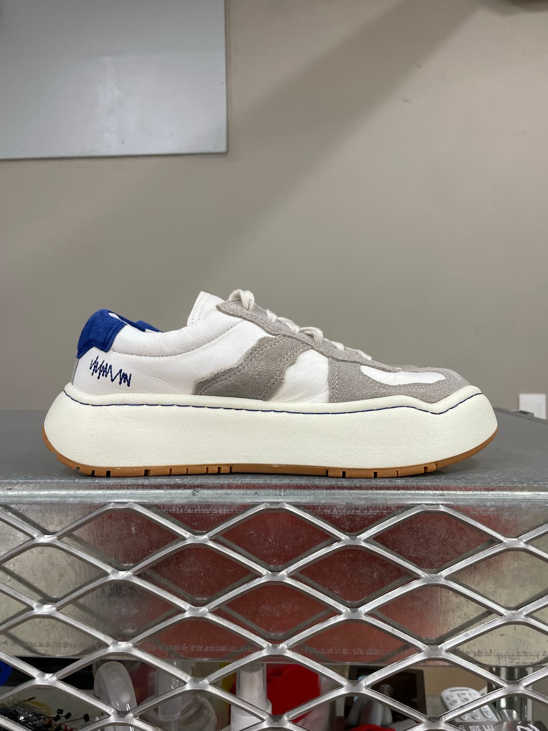 아더에러 로그 바우스 오프 화이트 230 상품이미지4