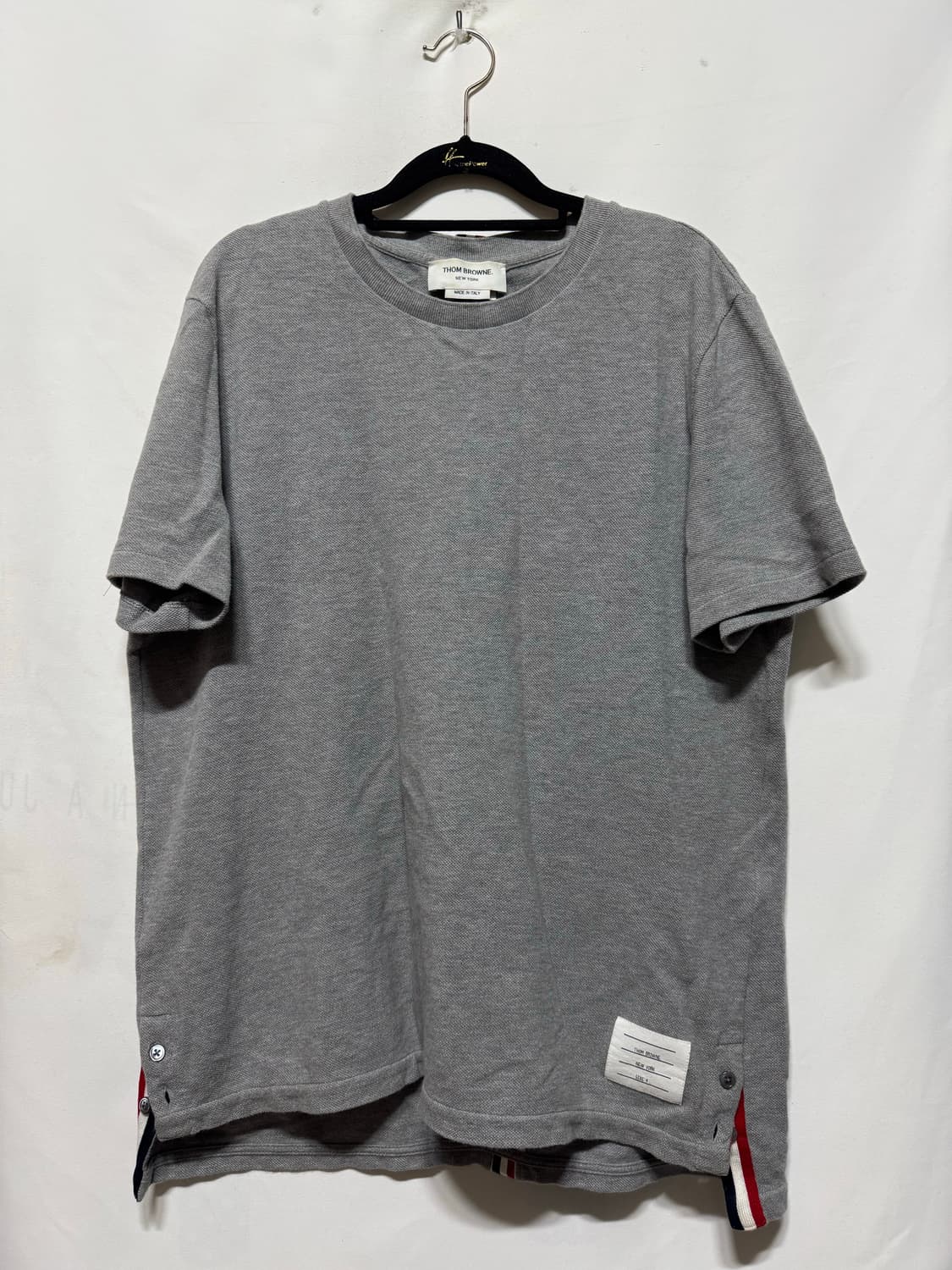 4 톰브라운 백삼선 반팔키 상품이미지1