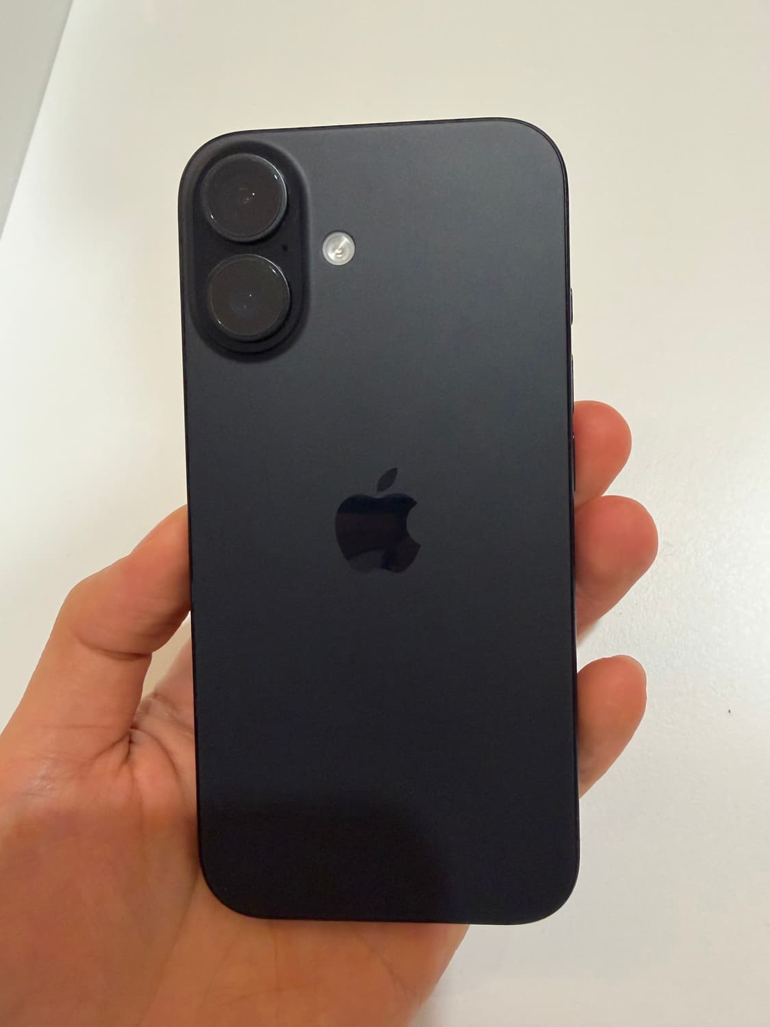 아이폰16 블랙 128기가 상품이미지1