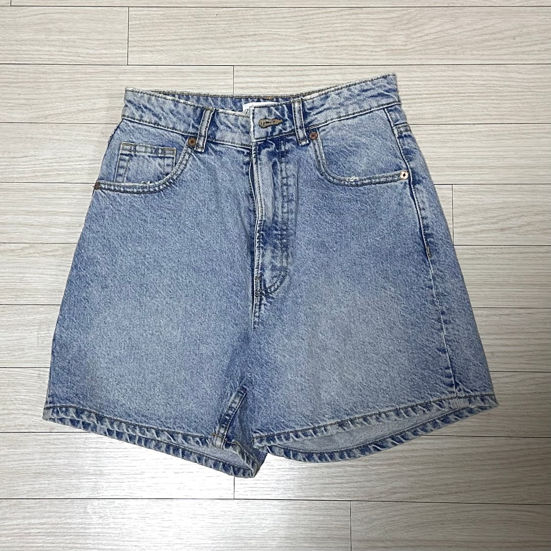 자라 연청 데님 쇼츠 상품이미지1