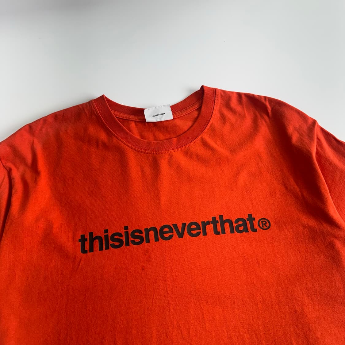 Thisisneverthat 디스이즈네버댓 블랙 로고 오렌지 반팔 상품이미지4