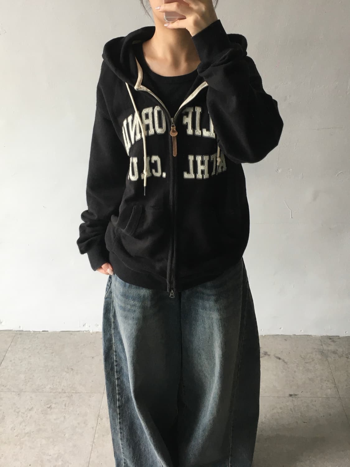 후아유 빅로고 후드집업 상품이미지1