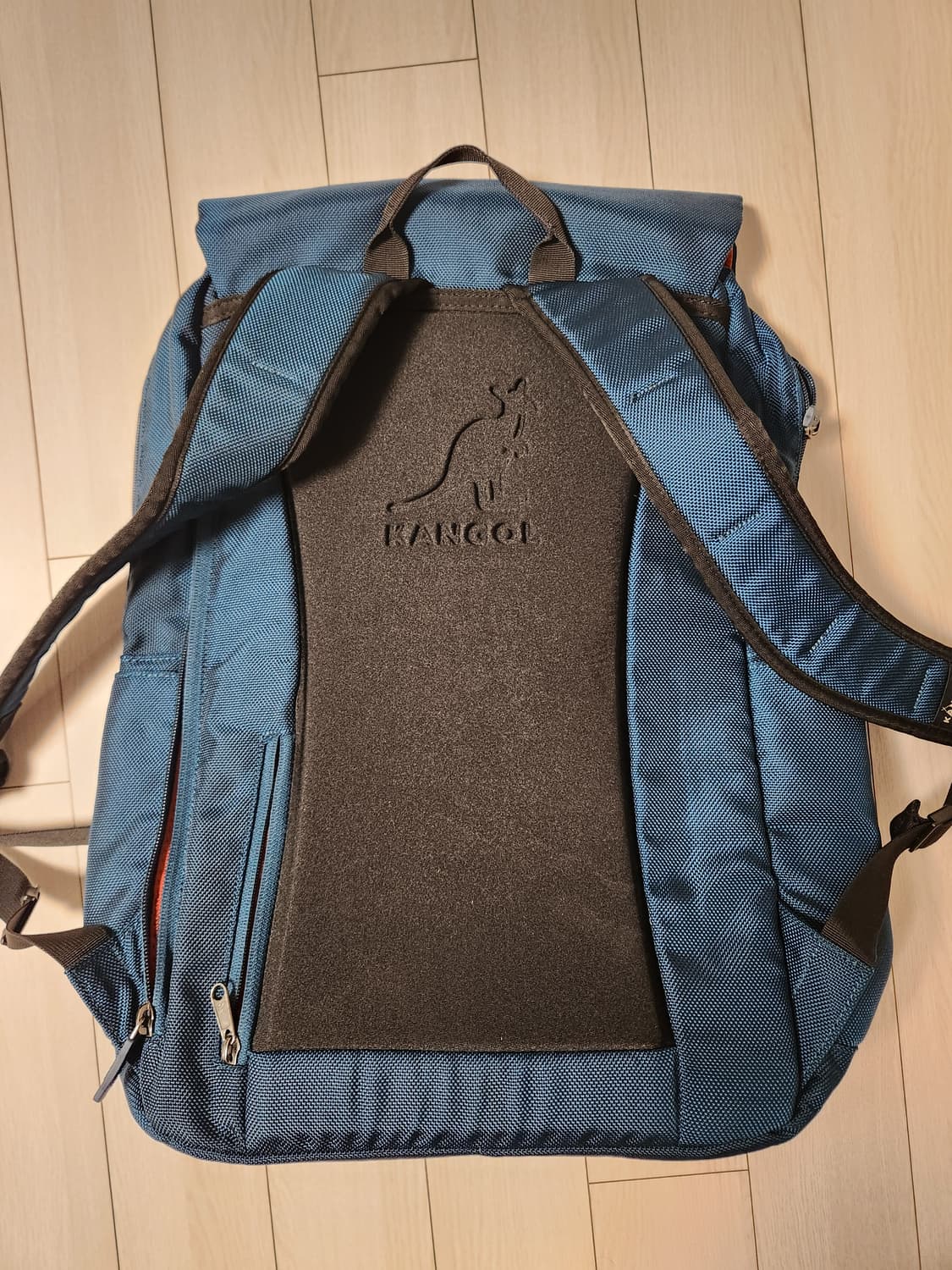 새상품급)캉골 커버 백팩 1038 (사파이어)

캐주얼가방/백팩/노트북수 상품이미지7