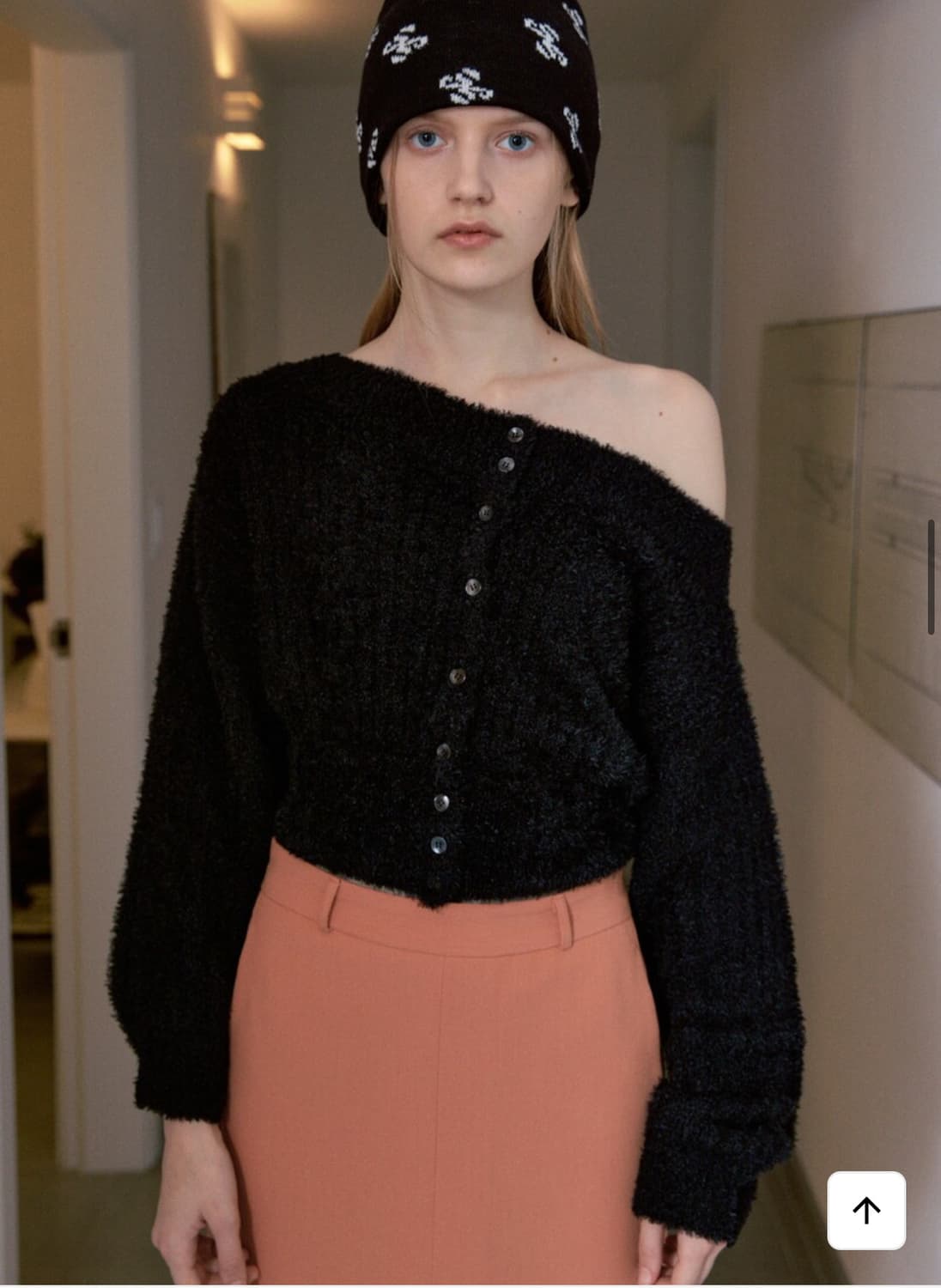 시눈 오프숄더 니트 가디건 feather knit cardigan 블랙 상품이미지1