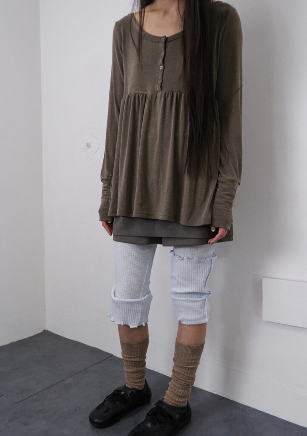 비삼샵 비센사이 버튼 발렛 슬리브 + 듄 후드 니트 상품이미지4