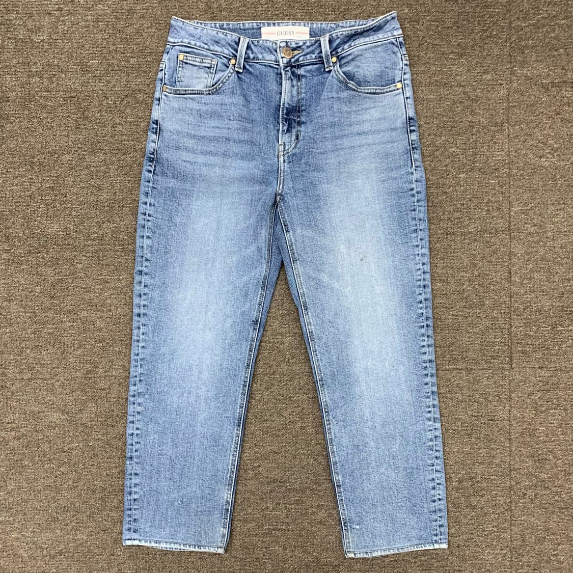 [32] 게스 골드 플레이트 테이퍼드핏 데님팬츠 상품이미지3