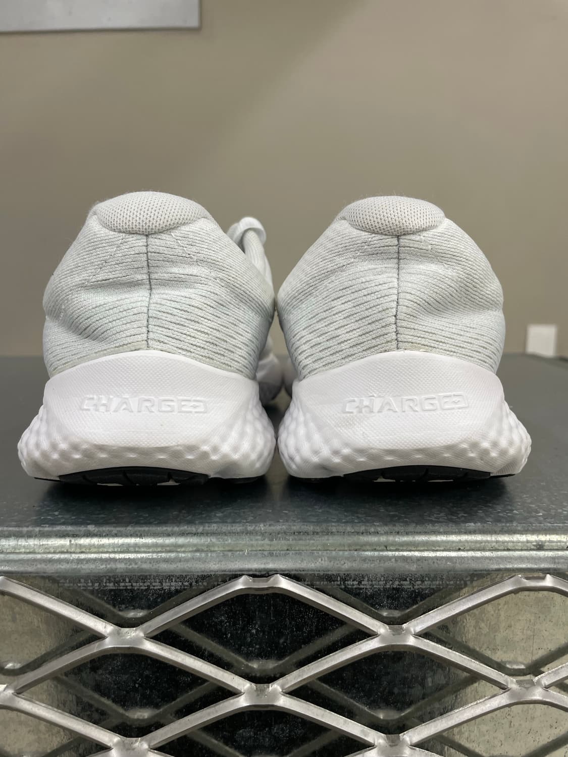 언더아머 차치드 로그 4 화이트 블랙 265 (gr-4611) 상품이미지3