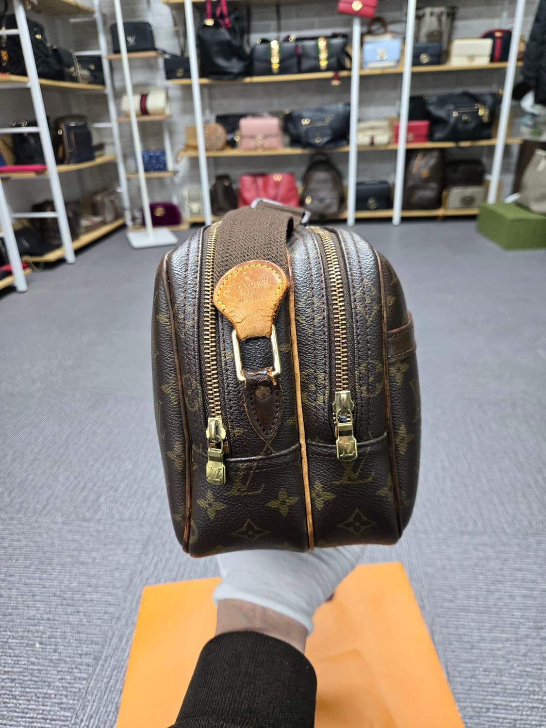 [특가][정품] 루이비통 리포터백 상품이미지4