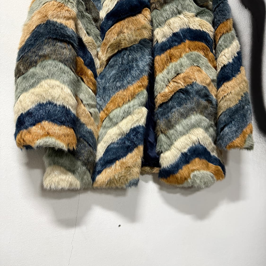 포에버 21 멀티 컬로 칼라 블록 페이크 퍼 후드 자켓 상품이미지6