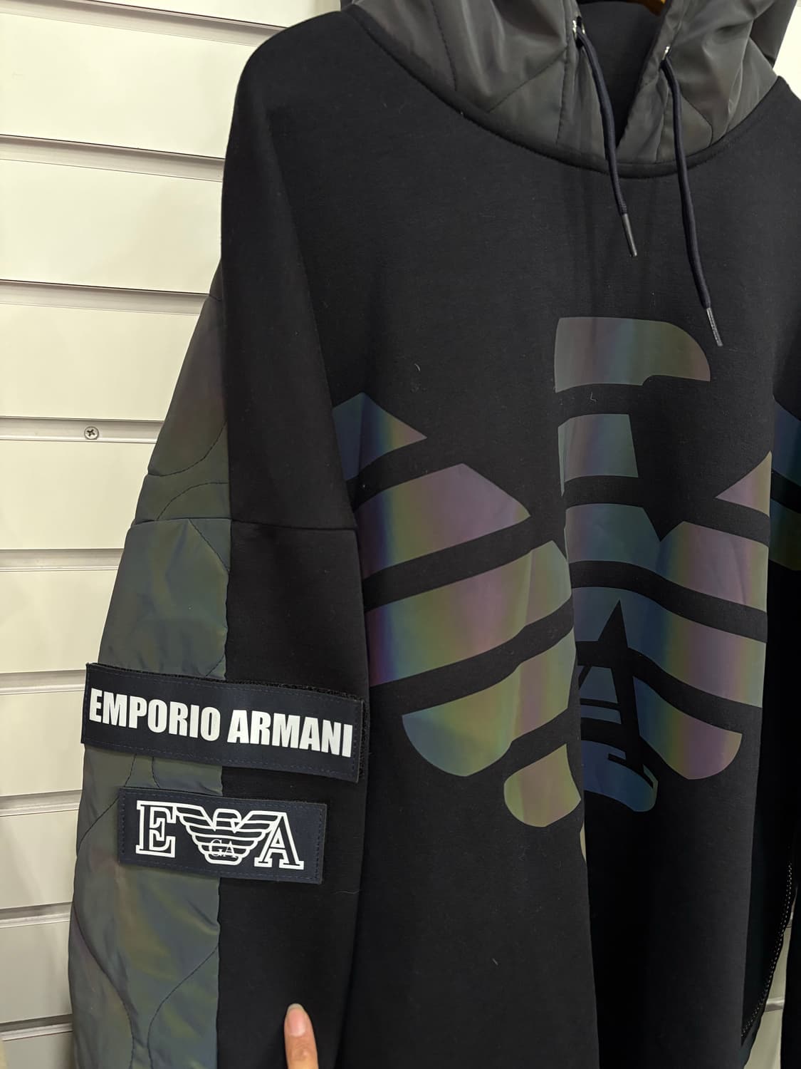 엠포리오 아르마니 블랙 리플렉티브 후드 패딩 105-110 상품이미지5