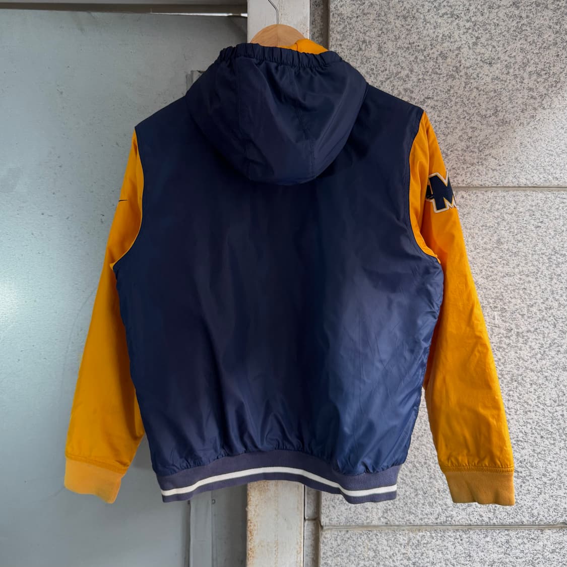 나이키 아치 로고 경량 패딩  상품이미지2