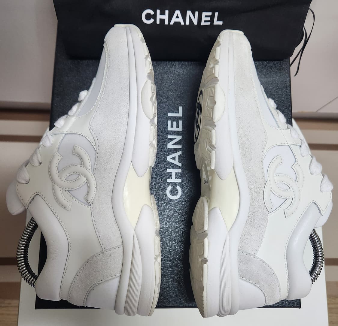 [정품) 샤넬 스니커즈 운동화 CC로고 믹스드 파이버 카프스킨 흰색 37 상품이미지3