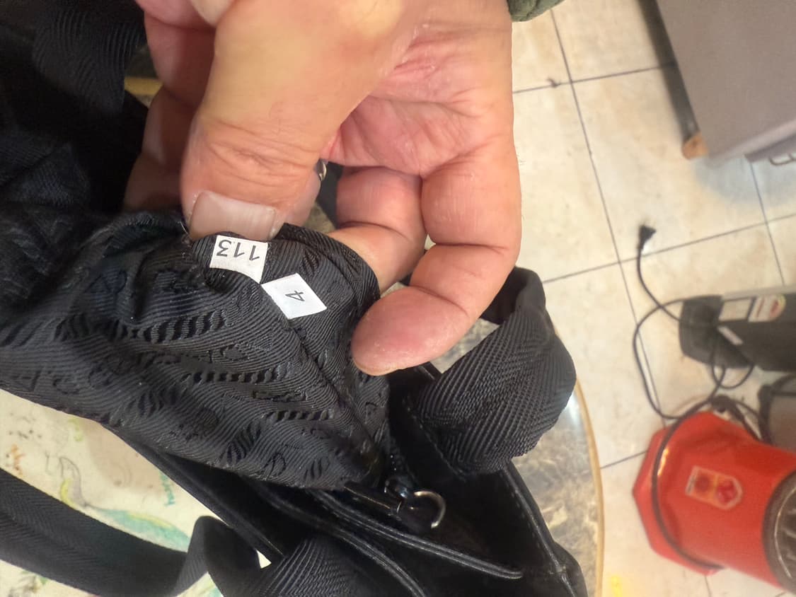 정품 프라다 나일론 미니 토트백 팝니다 상품이미지10