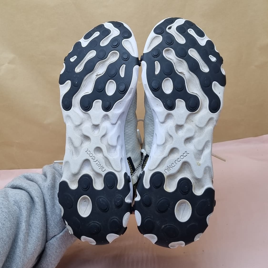 나이키 리액트 엘리먼트 55 데제트 엠버 운동화 265 상품이미지3