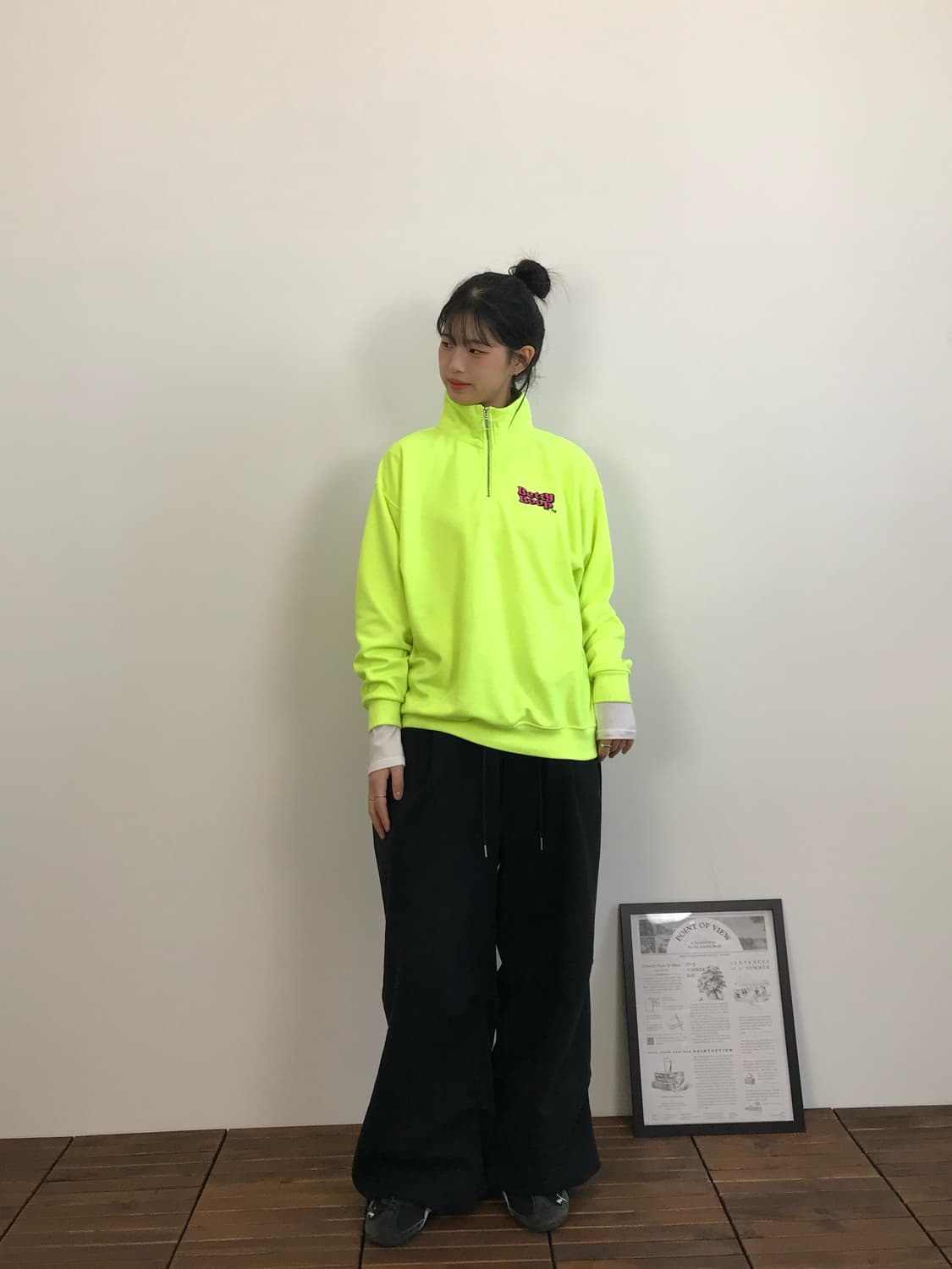Betty Boop Neon Half Zip Sweatshirt 상품이미지1