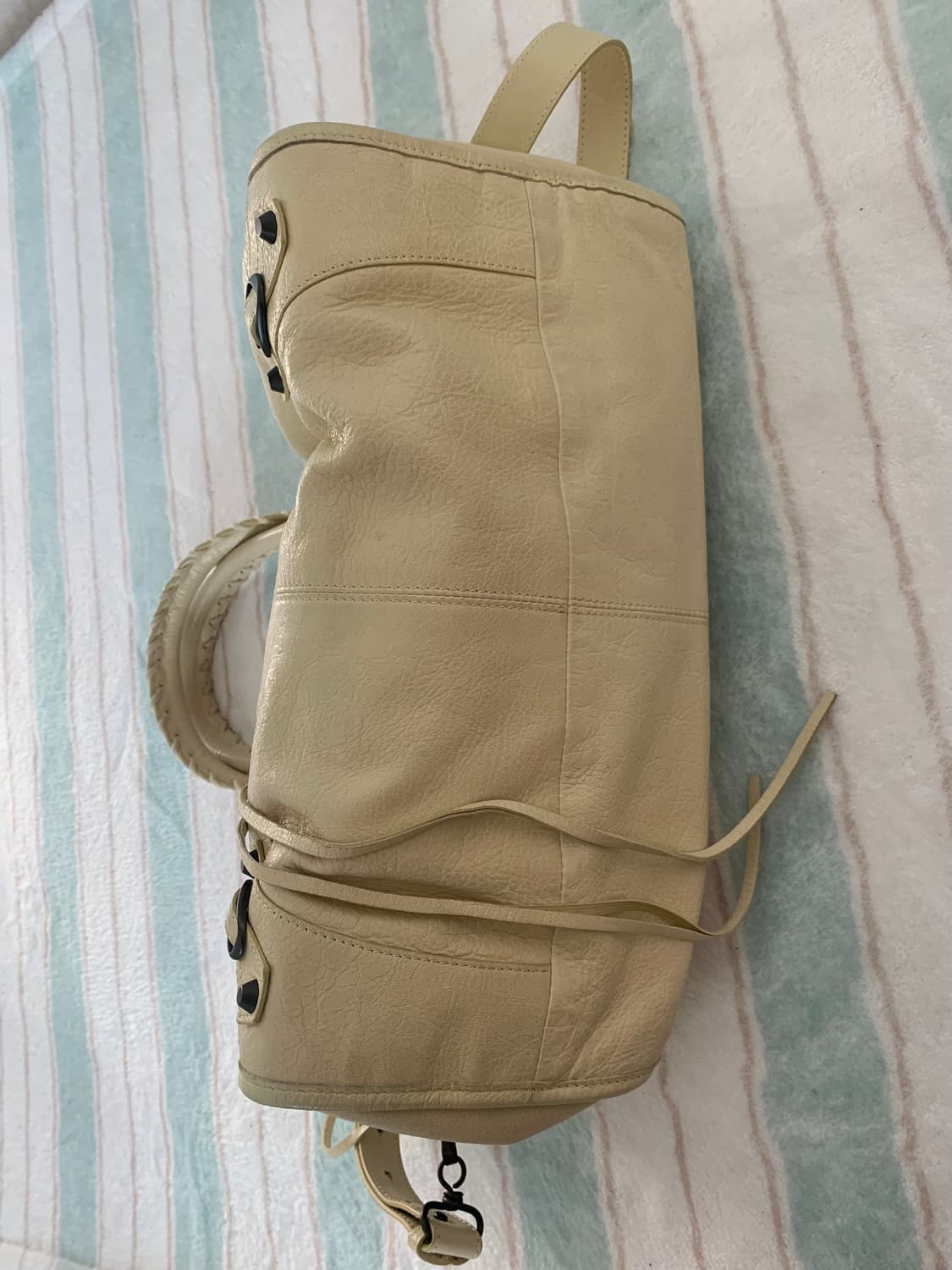 발렌시아가 모터백 트위기 레몬 컬러 희귀 상품이미지8