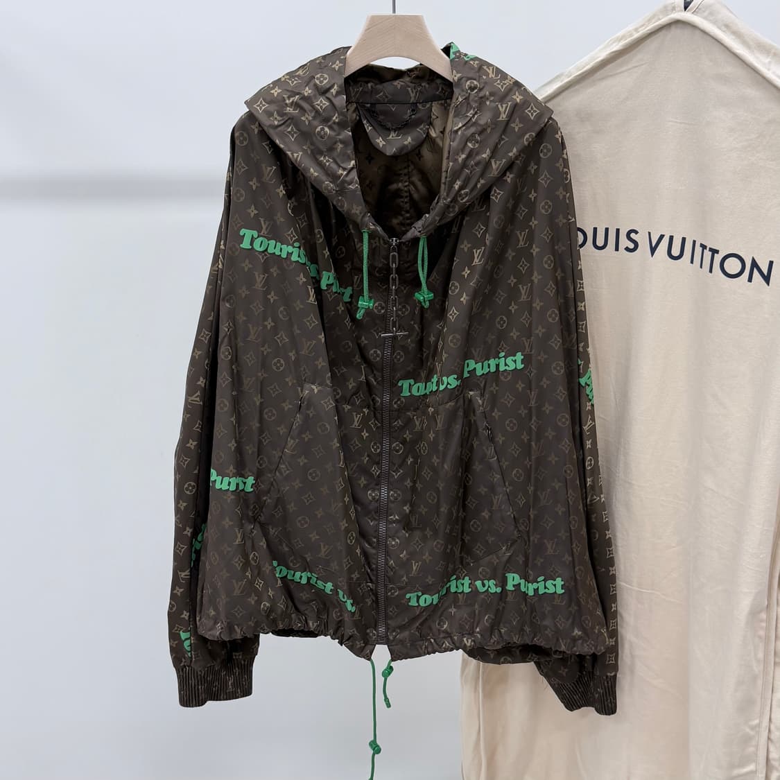 [S+급/56] 루이비통 모노그램 투어리스트 퓨어리스트 바람막이 자켓 상품이미지1