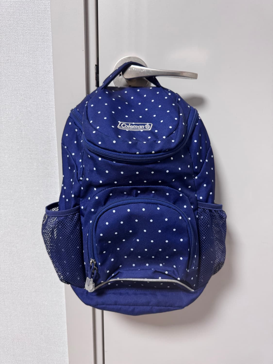 콜맨 네이비 도트 미니 백팩 상품이미지1
