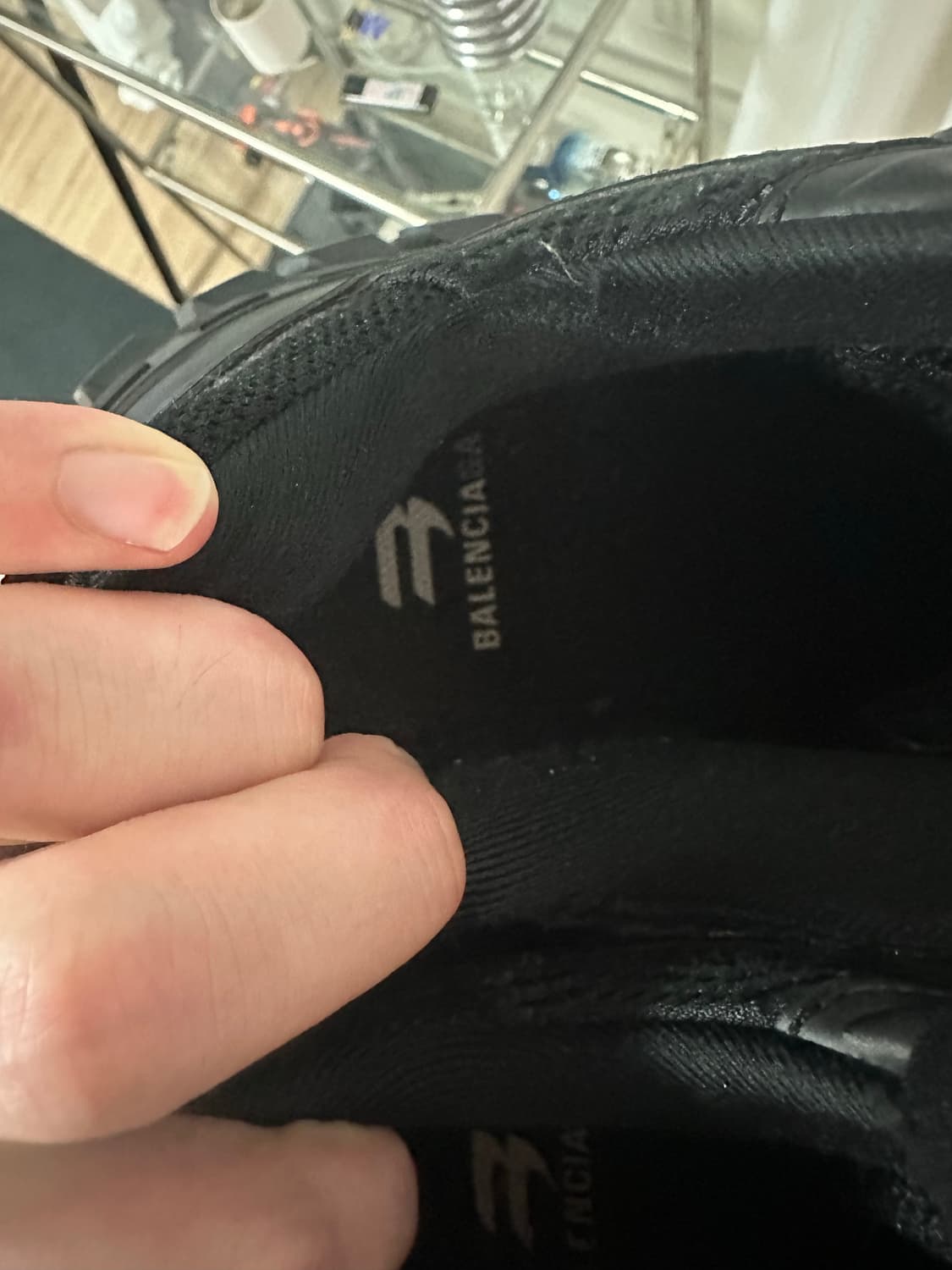 발렌시아가 디펜더 44 상품이미지4