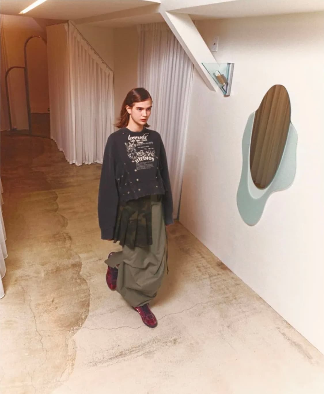 로레일즈 워시드 y2k 프린팅 크롭 스웻셔츠 Free 상품이미지4