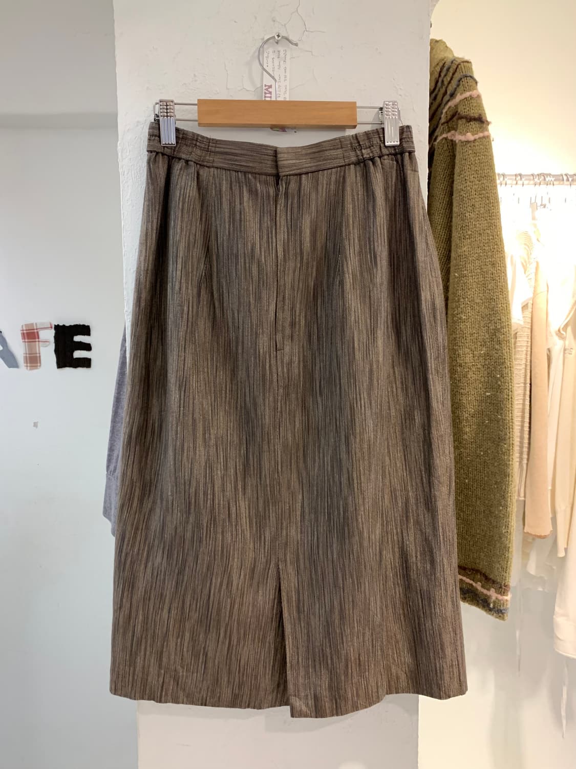 Sand brown midi skirt 상품이미지1