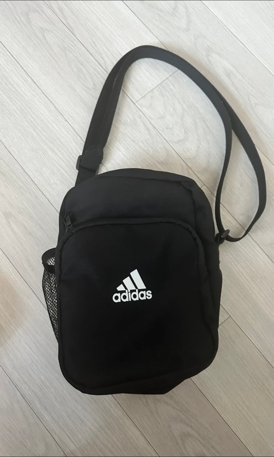 아디다스 배드민턴 크로스백 상품이미지1