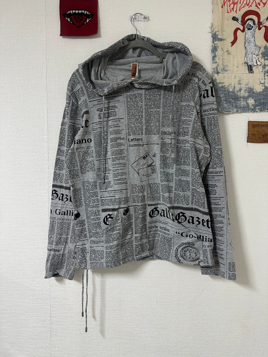 존 갈리아노 11 ss 뉴스페이퍼 후디 상품이미지1