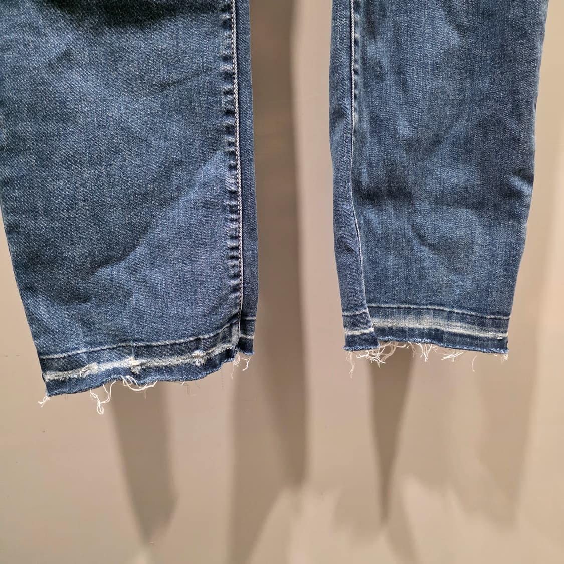 알레그리(allegri) 슬림 데님 청바지 중청 상품이미지3