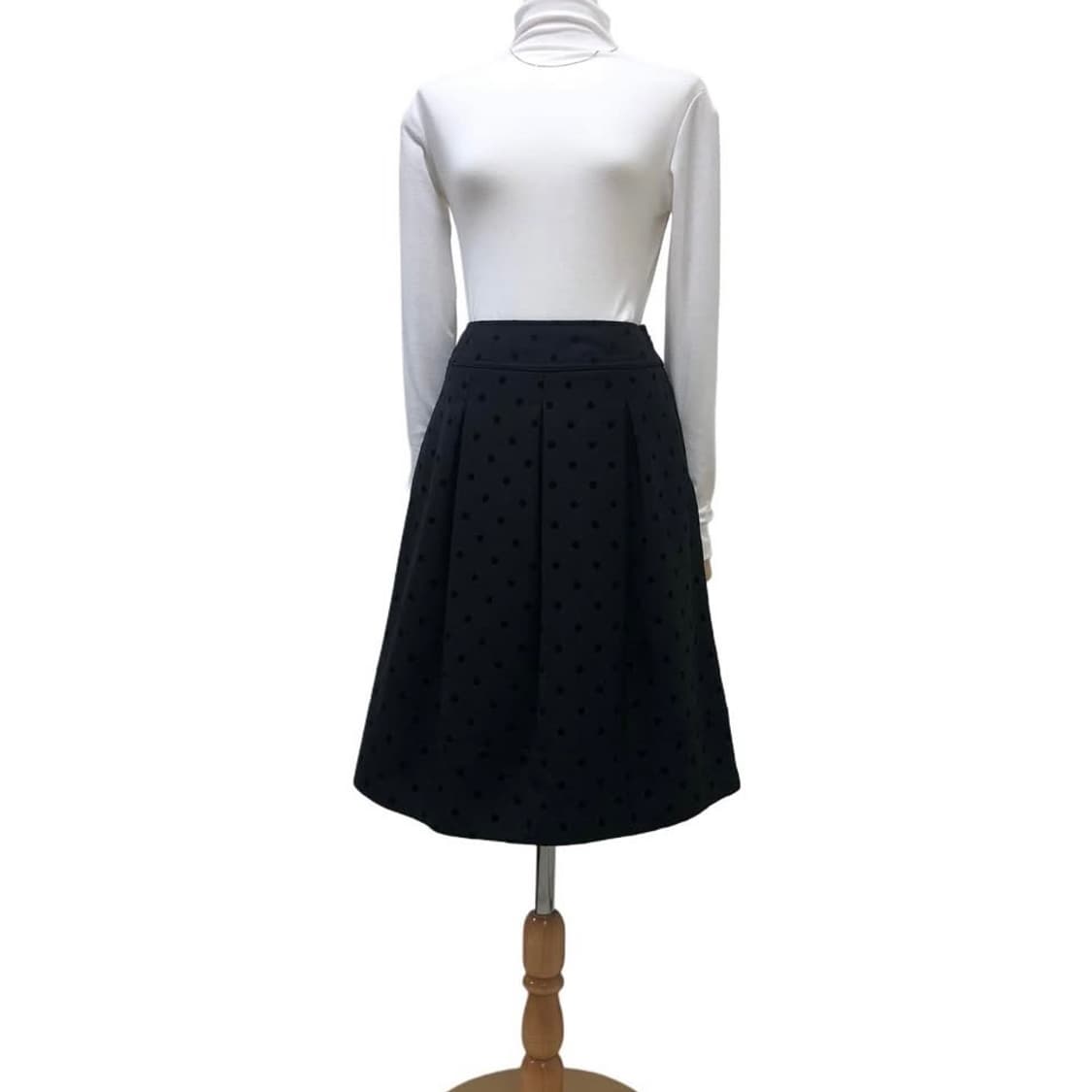 다크 차콜 도트 스커트 상품이미지2