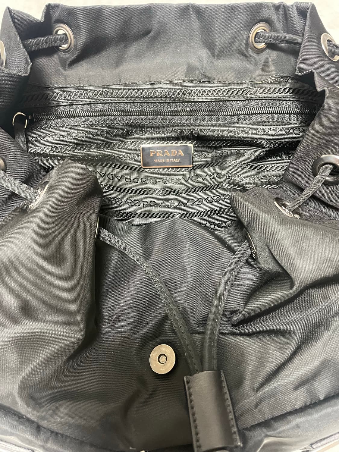 프라다 백팩 미듐 상품이미지6