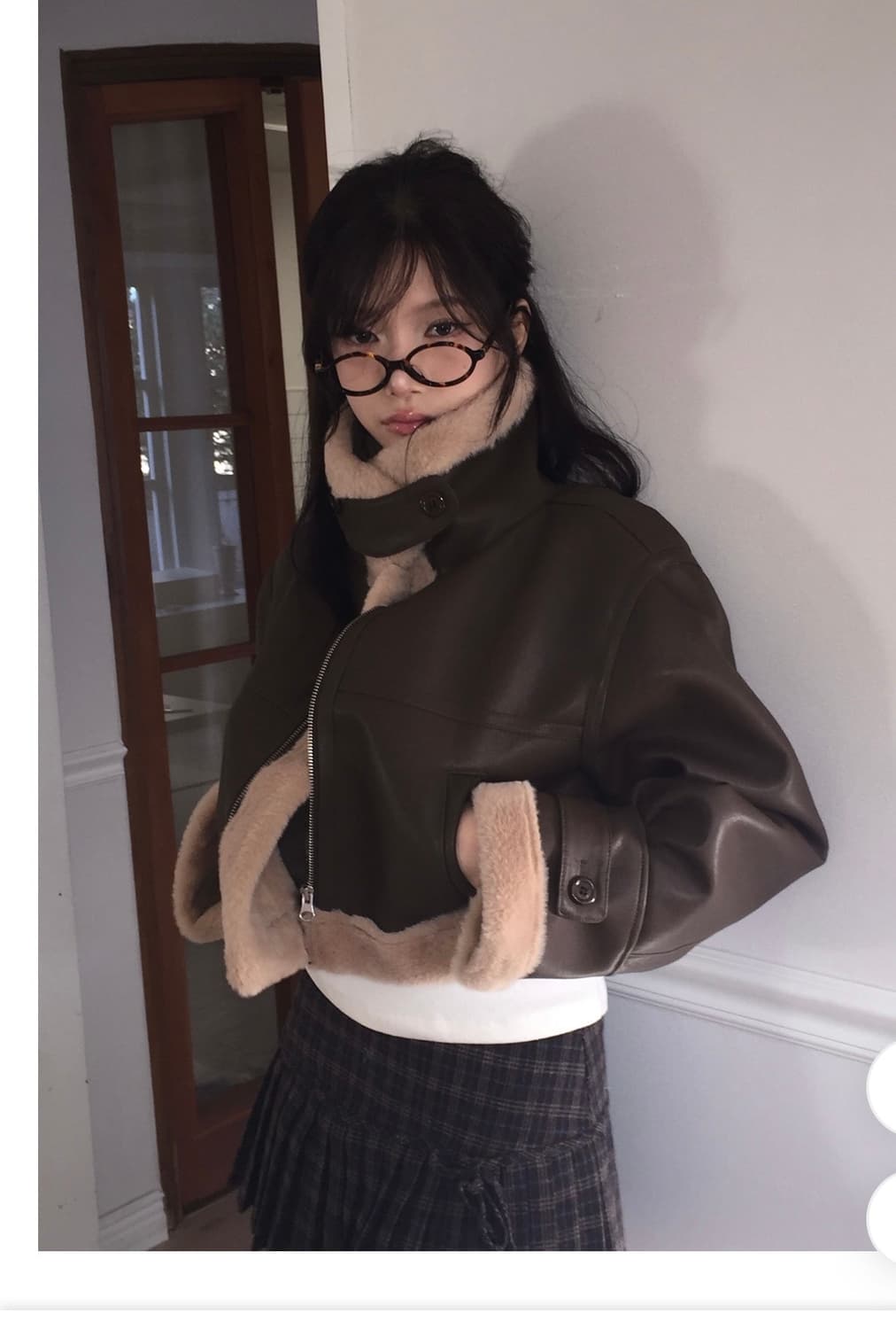 모디무드 크롭 밍크 퍼 무스탕 브라운 상품이미지1