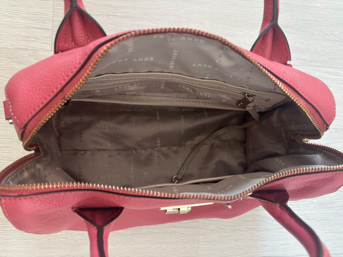 [DKNY] PAIGE 사첼백 (Dusty Rose) 상품이미지5