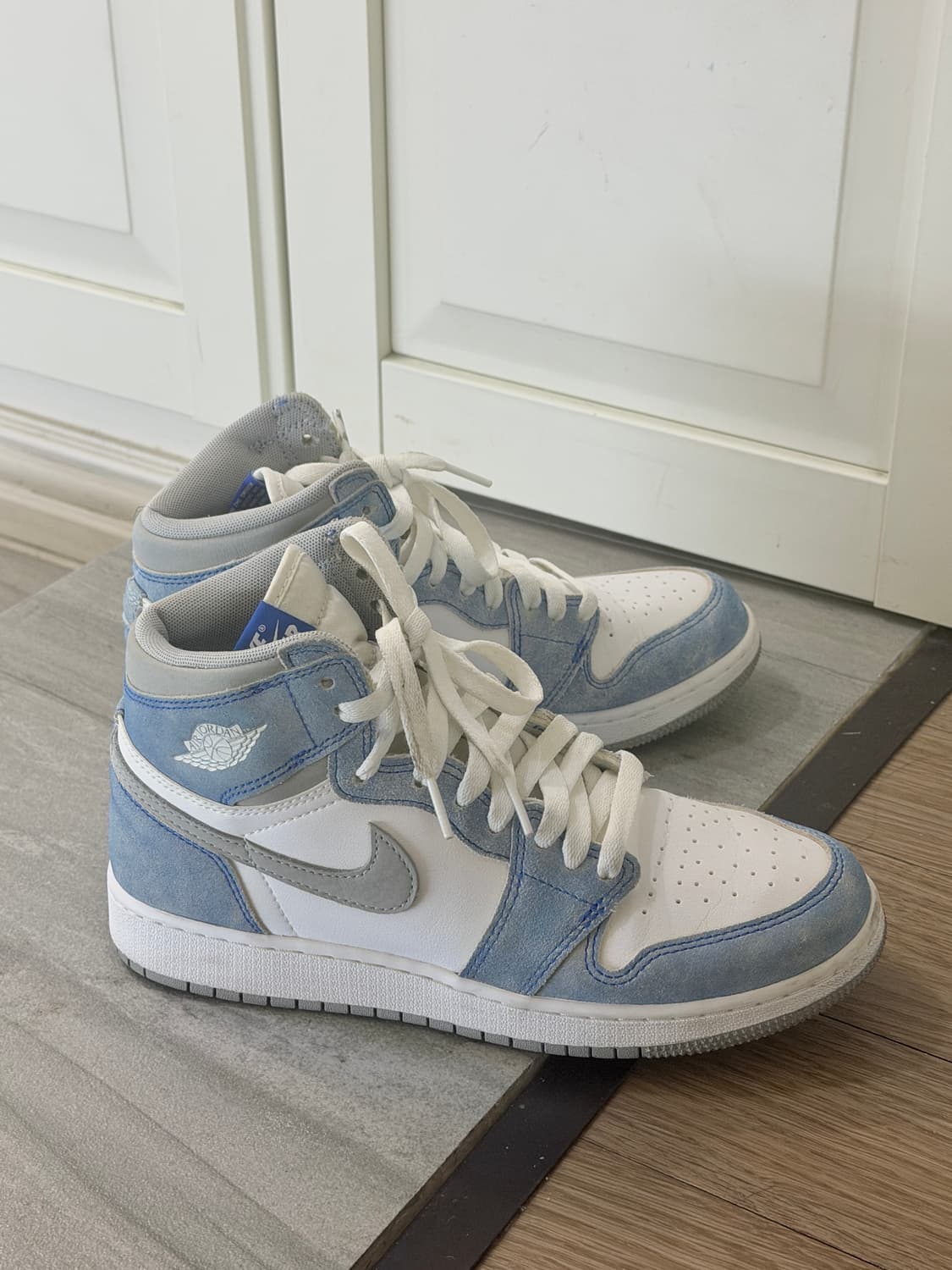 나이키 에어 조던 1 레트로 하이 OG 하이퍼 로얄 상품이미지1