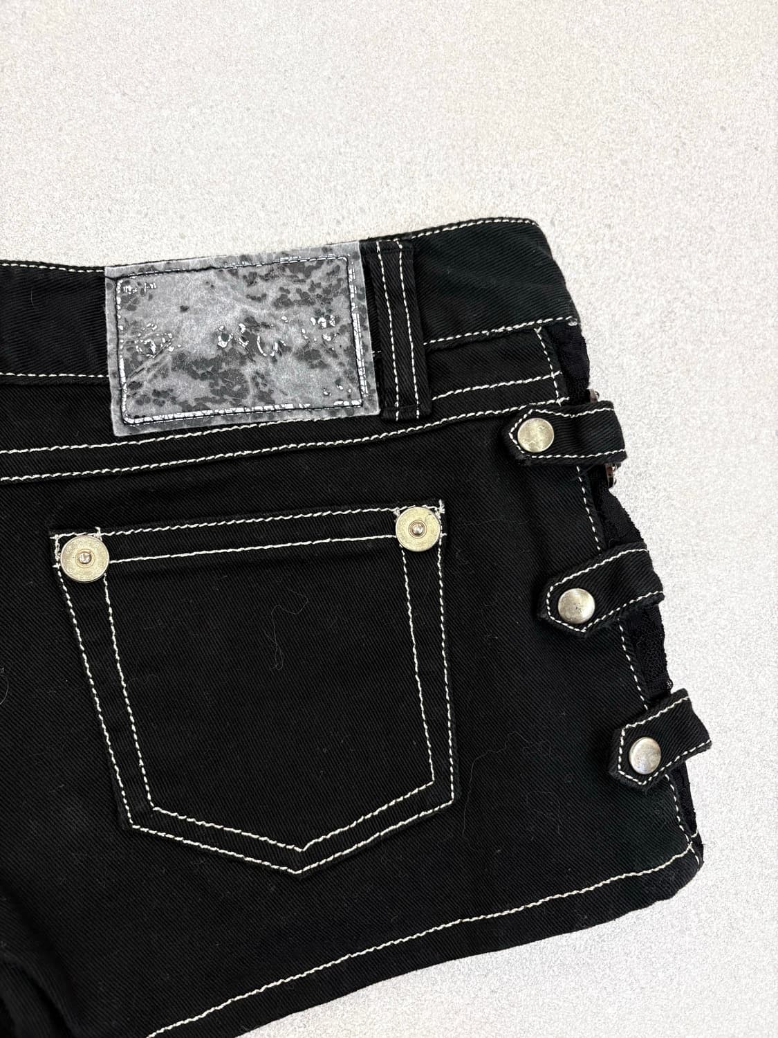 블랙 버클 숏 팬츠 상품이미지5