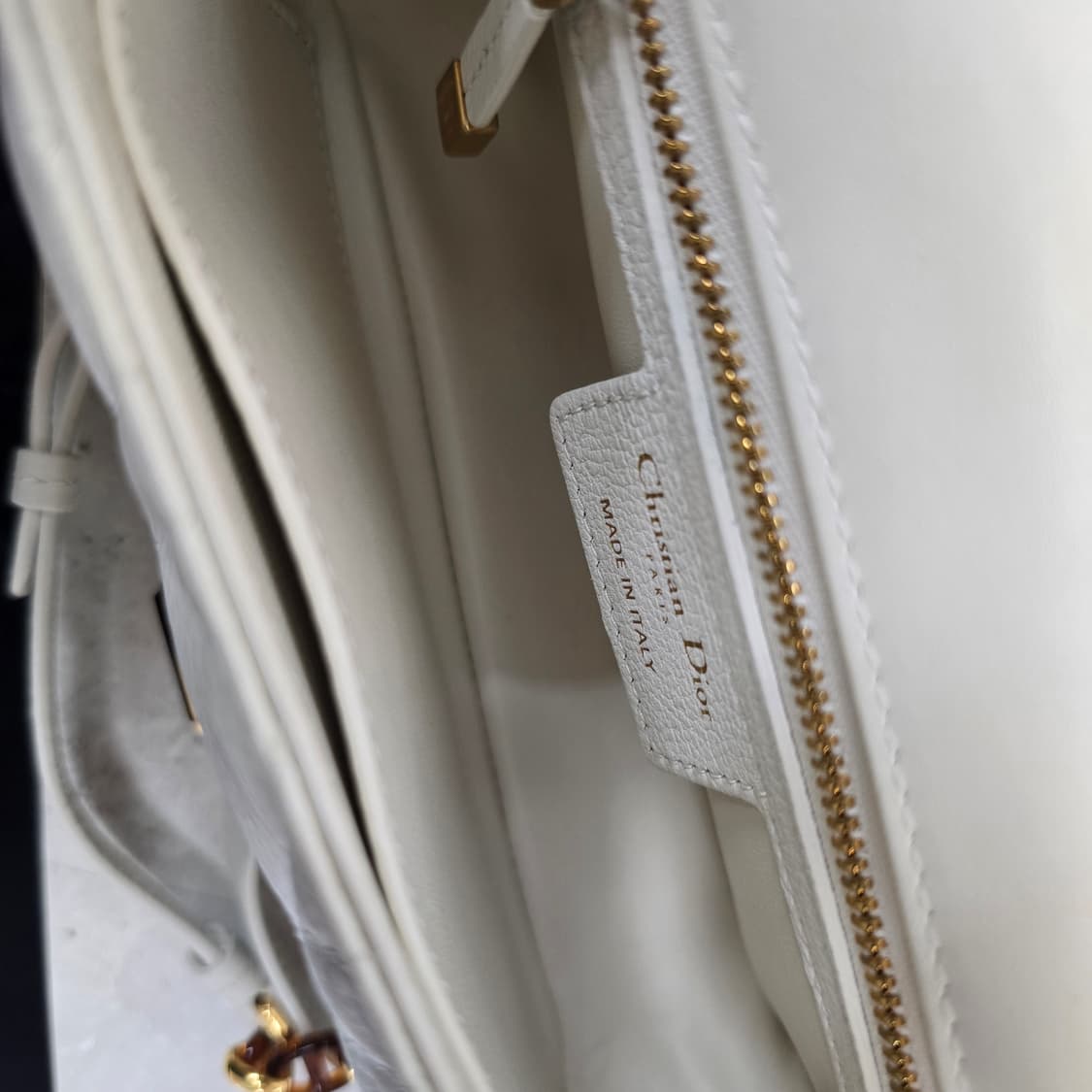 디올 카로백 스몰 판매 상품이미지7