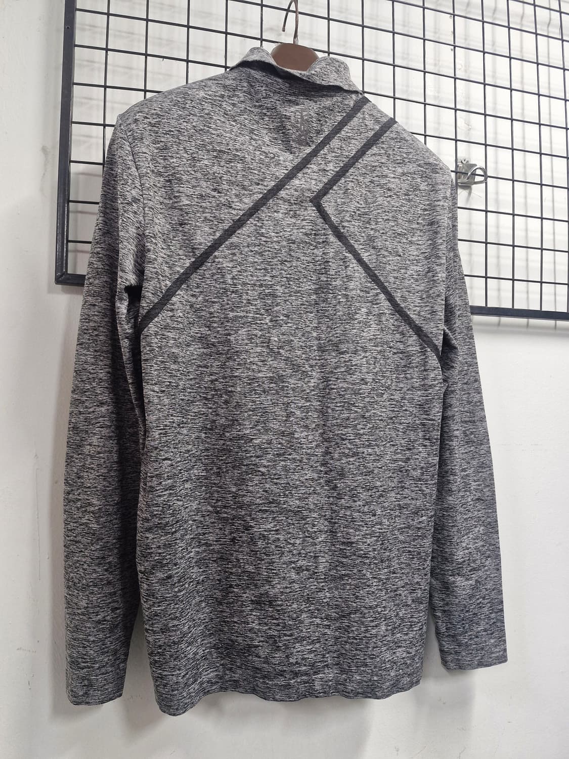 100L 데상트 골프 기능성 긴팔 카라티. 상품이미지7