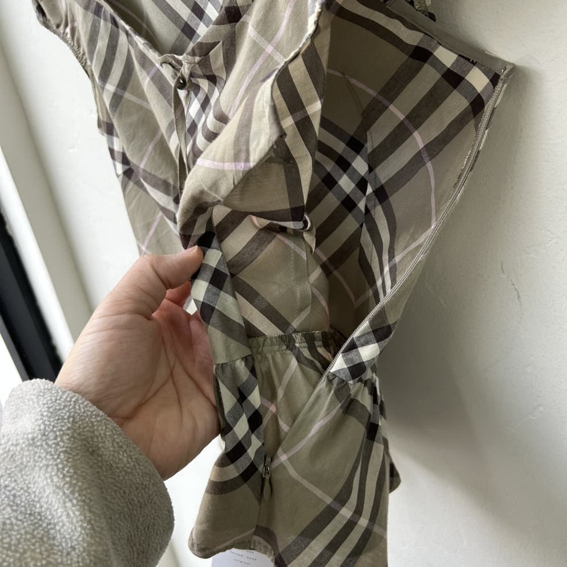 16247 - 버버리 블루라벨 체크 슬리브리스 상품이미지4