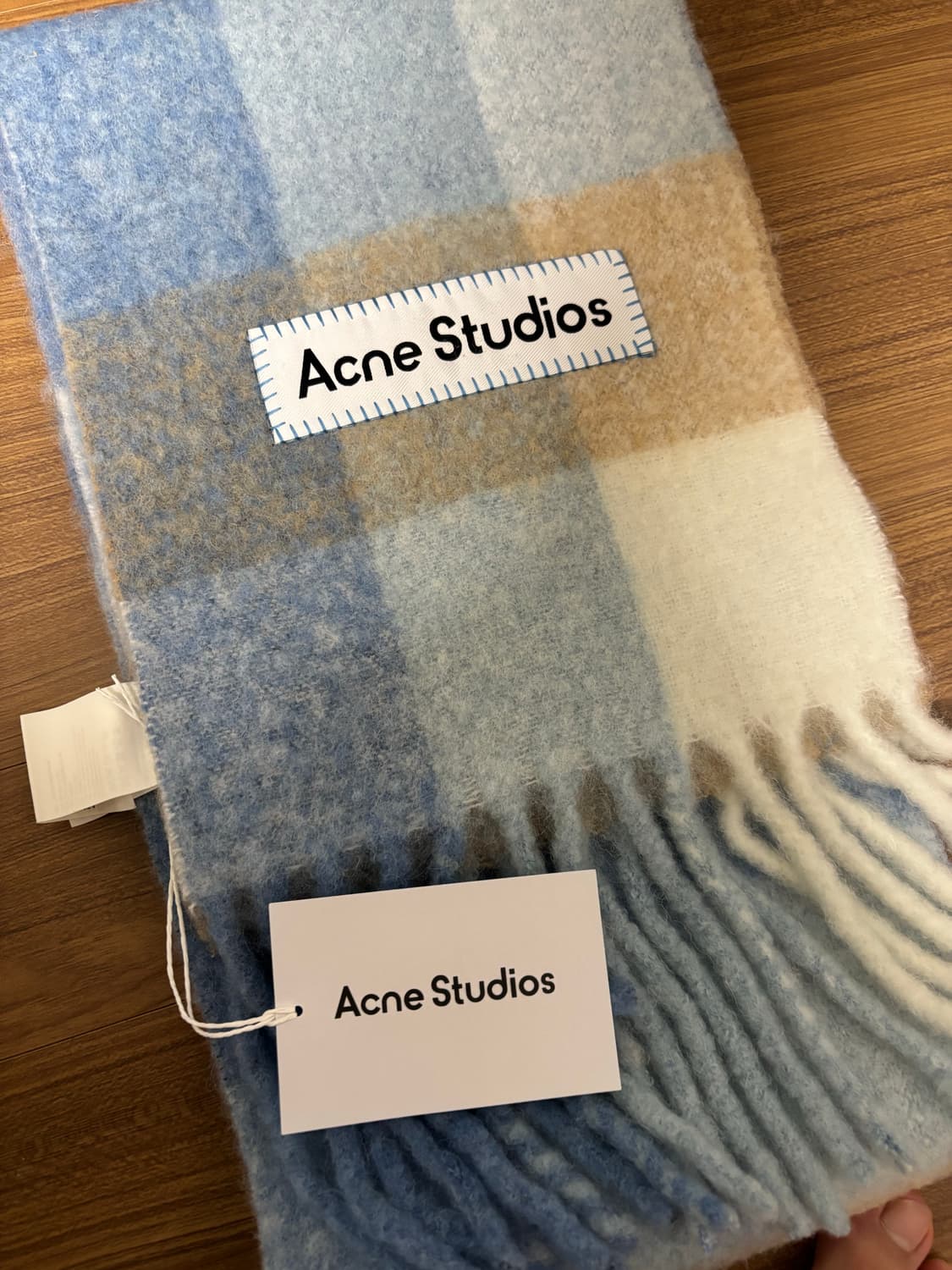 아크네스튜디오 체크 머플러 상품이미지1