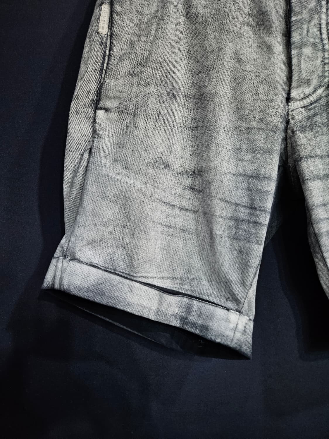 아르마니 진스 페인팅 그레이톤 남성 허리 34~35 반바지  상품이미지5