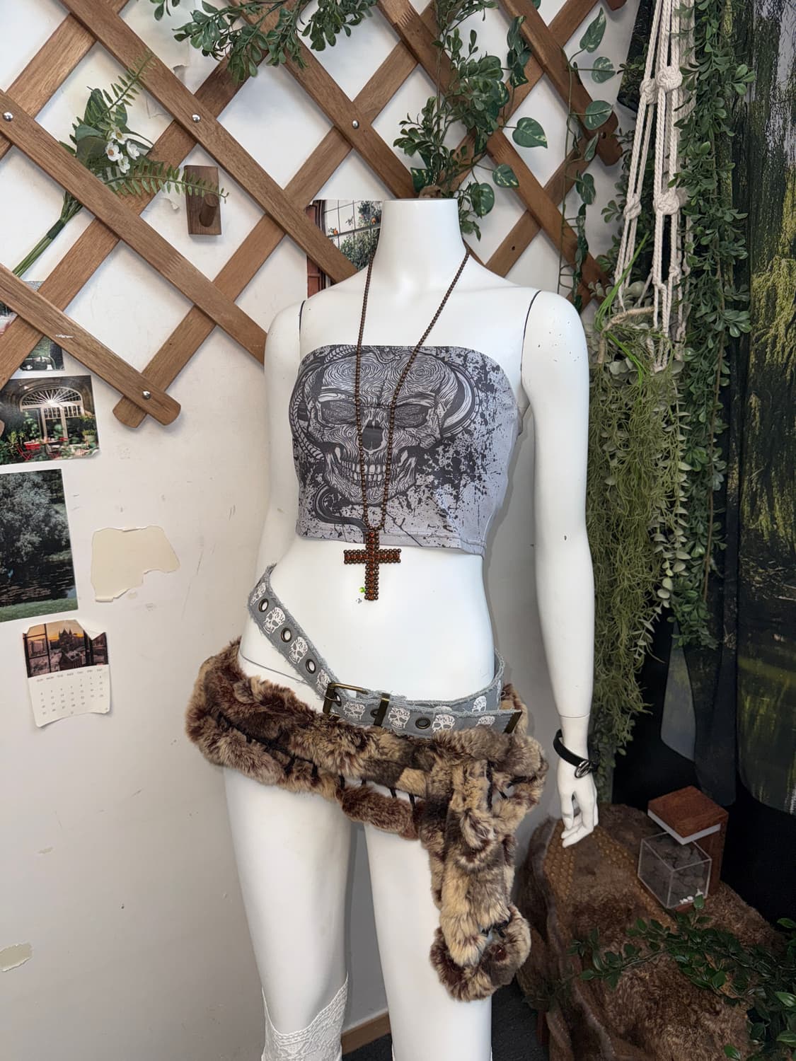 Gray vintage skull crop tube top 상품이미지1