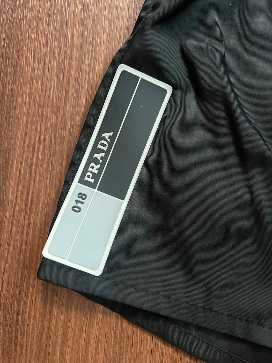 프라다 로고 팬츠 상품이미지2