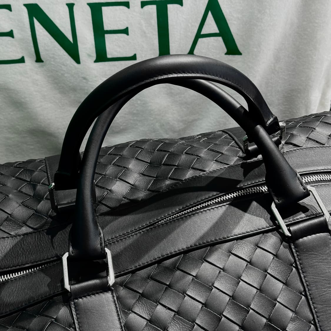 [풀구성] 보테가베네타 인트레치아토 라지 레더 더플 백 상품이미지10