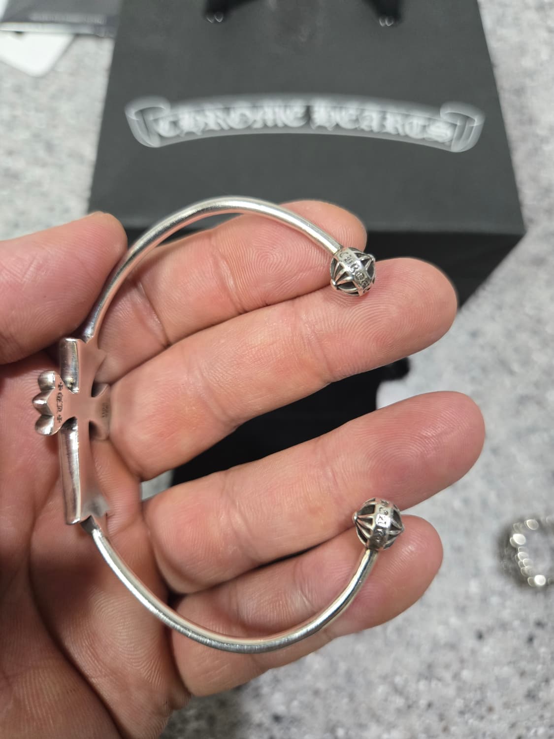 크롬하츠 정품
스키니 타이니 크로스 뱅글팔찌 상품이미지3