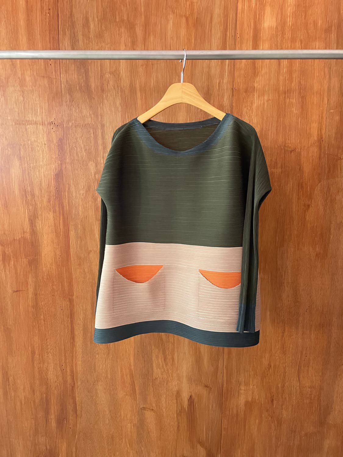 Khaki crew neck pocket pleats top 상품이미지3