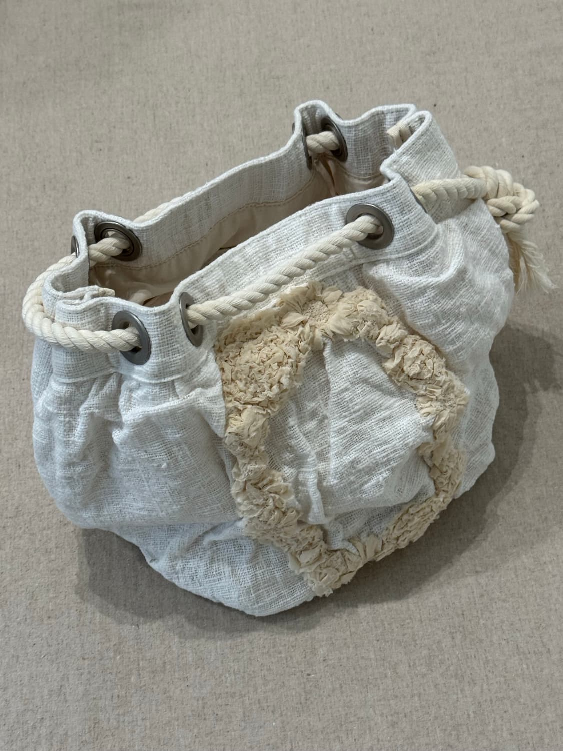 꼼데가르송 플라워 린넨 핸드백 상품이미지1