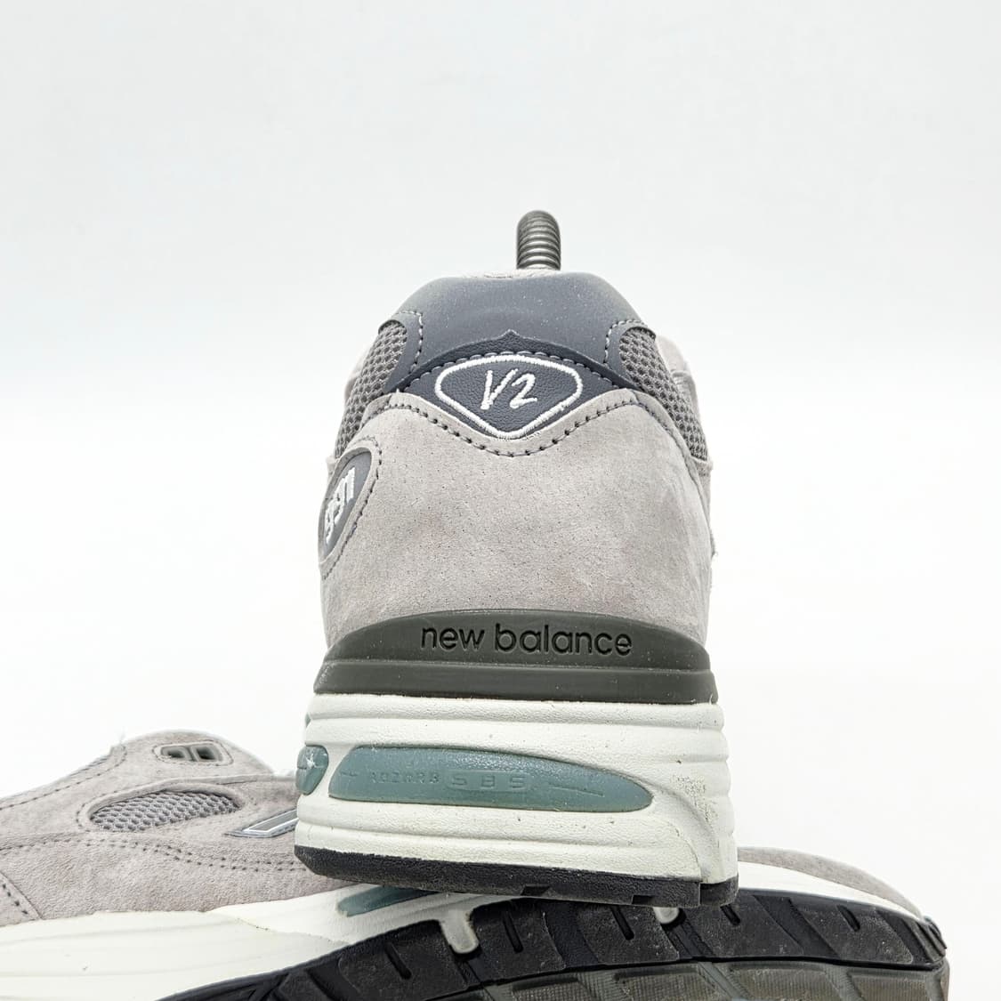  뉴발란스 991v2 메이드 인 UK 락 릿지 알로이 실버 (9 D)  상품이미지2