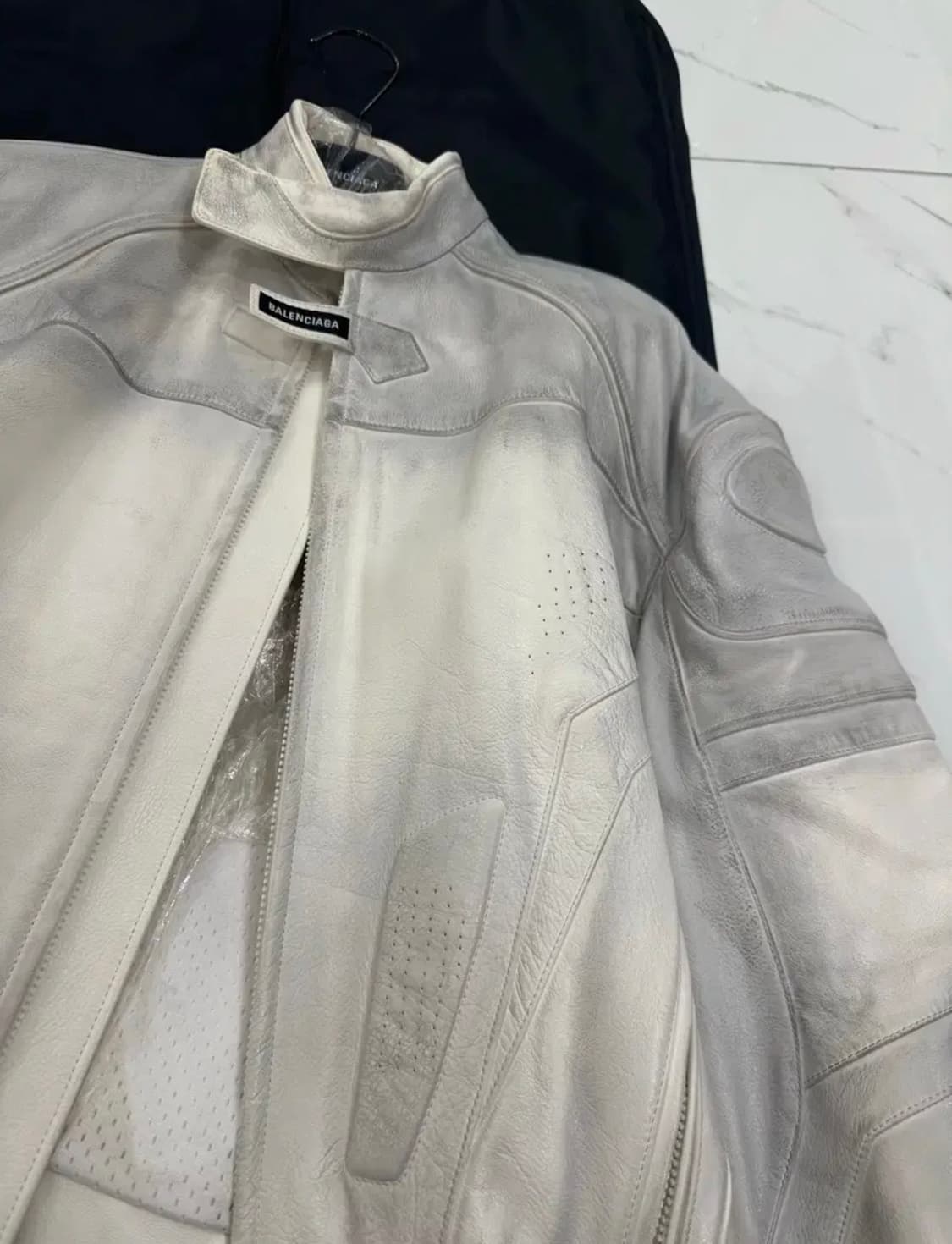 [1]발렌시아가 화이트 레더 바이커 자켓 상품이미지8