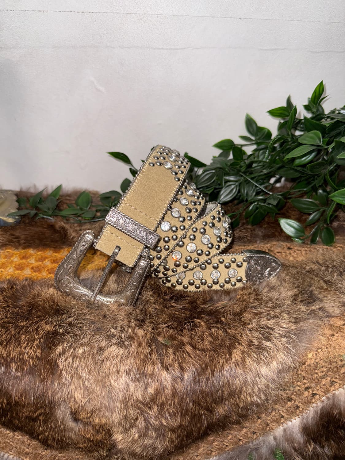 Guess beige cubic stud western belt 상품이미지2