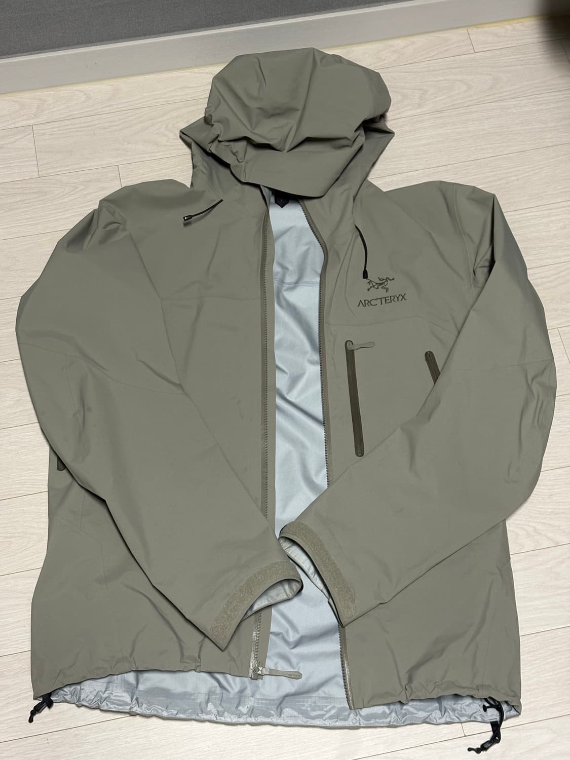 아크테릭스베타sv 디스토션 M사이즈 상품이미지3